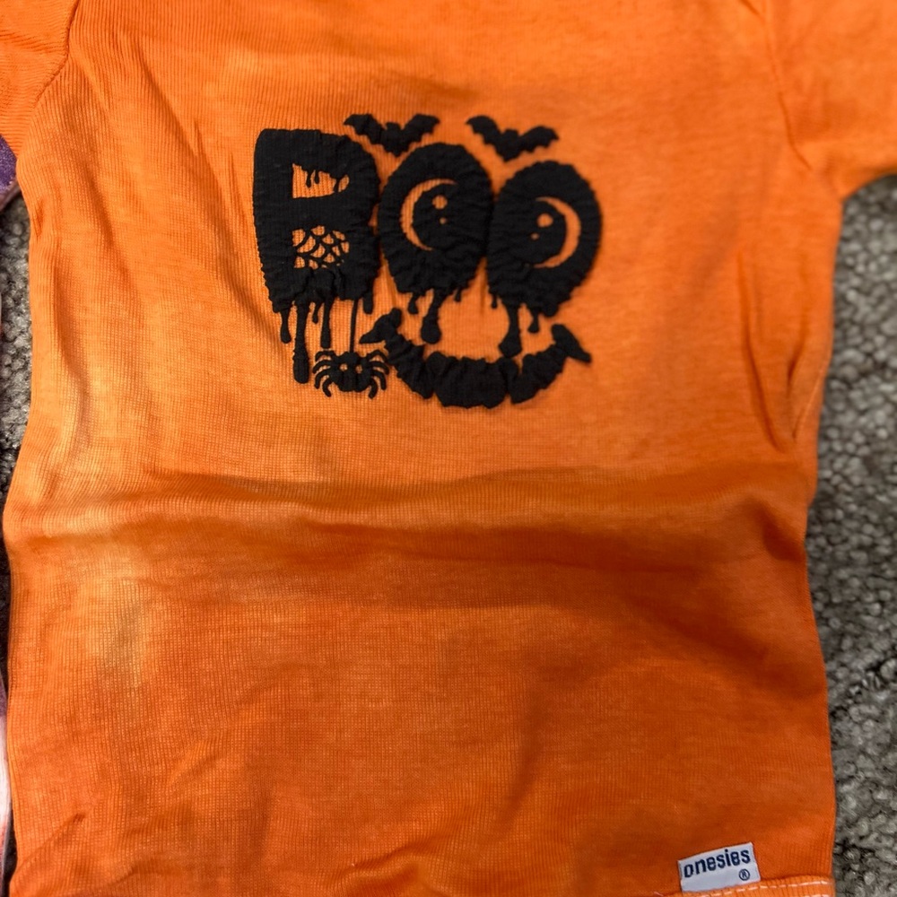 Colorful Baby Onesies and T-Shirts Set - Picture 3 of 7